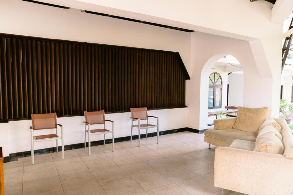 Romantic Garden Hotel Negombo Exterior photo