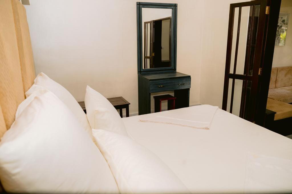 Romantic Garden Hotel Negombo Exterior photo