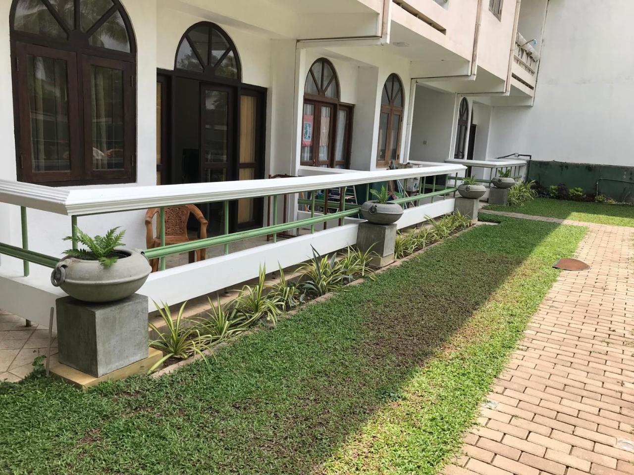 Romantic Garden Hotel Negombo Exterior photo