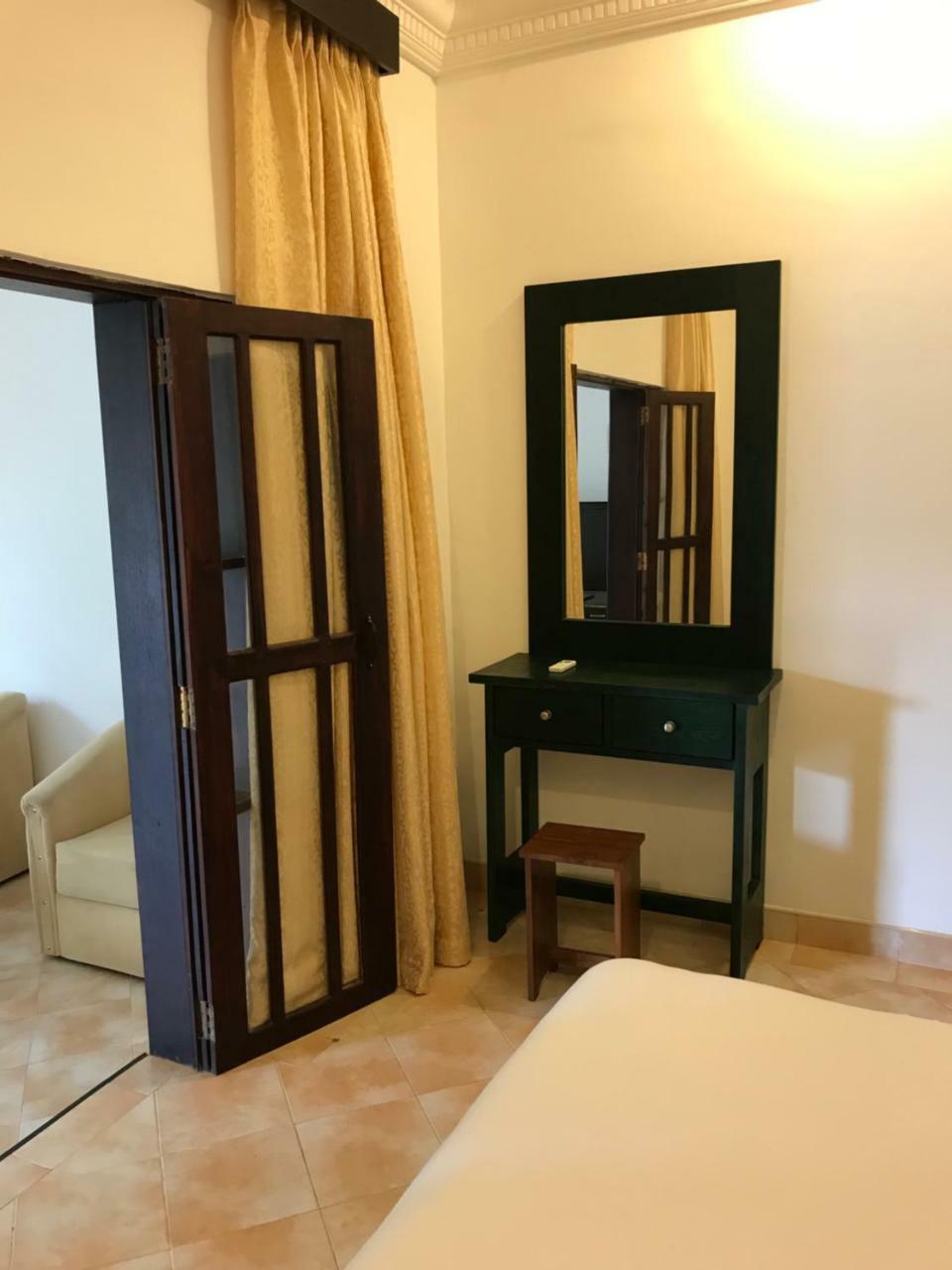 Romantic Garden Hotel Negombo Exterior photo